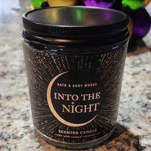 Bath and Body Works Into The Night Candle